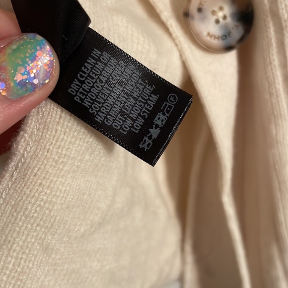 St. John Sweater - Picture 5 of 6